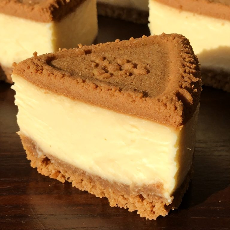 Easy No-Bake Biscoff Cheesecake Cups